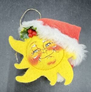 Retired 1994 Smiling Sun Santa Hat Annalee Mobilitee Collector Ornament 4" -29D